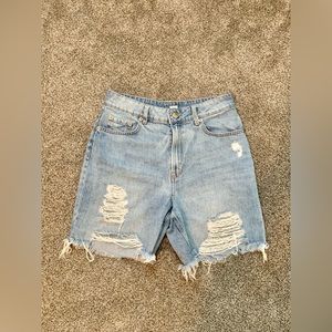 H&M High Waisted Bermuda shorts